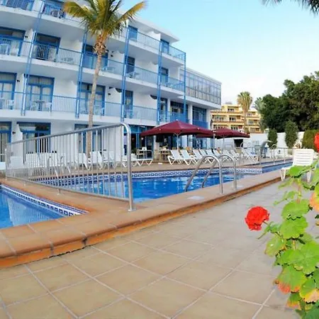 Costa Volcan & Lägenhetshotell 2*