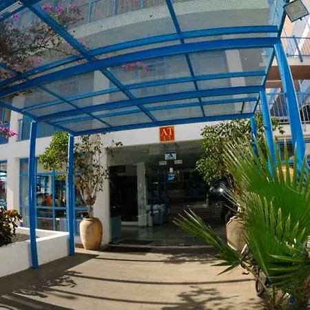 火山海岸水疗公寓式酒店 2*